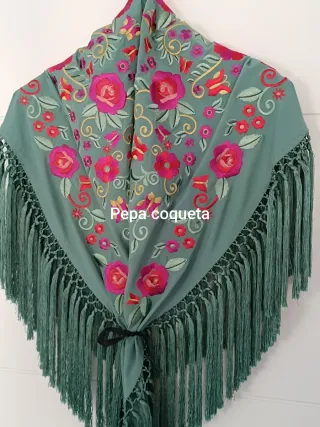 Stupendo mantoncino color acqua per donna