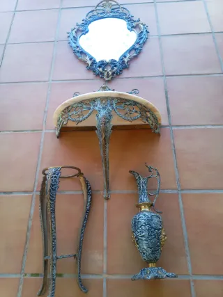Mueble de entrada de bronce y mármol