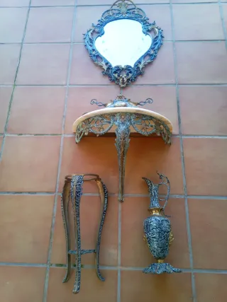 Mueble de entrada de bronce y mármol