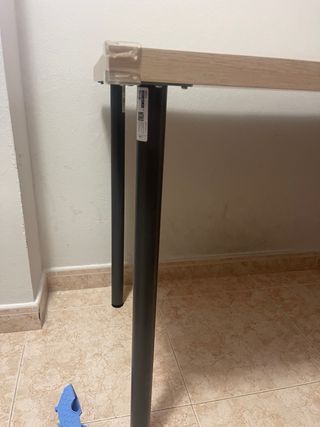 Mesa de escritorio madera y metal