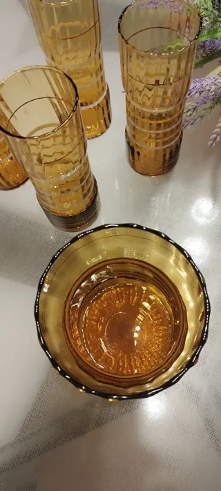 Juego 4 Vasos y jarra Cristal Ámbar