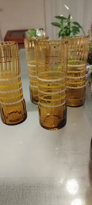 Juego 4 Vasos y jarra Cristal Ámbar