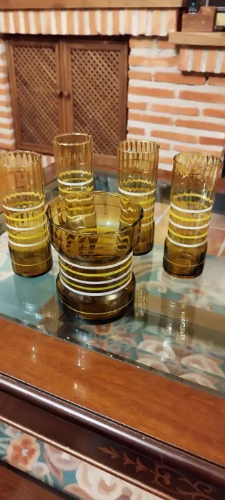 Juego 4 Vasos y jarra Cristal Ámbar