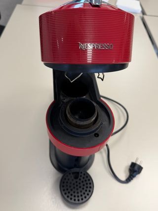 Cafetera Nespresso Roja