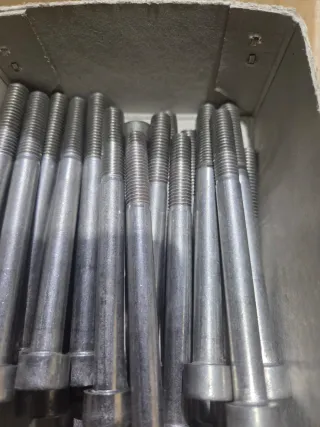 Lote 23 tornillos Allen inox A2 M10x110mm DIN 912
