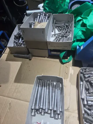 Lote 23 tornillos Allen inox A2 M10x110mm DIN 912