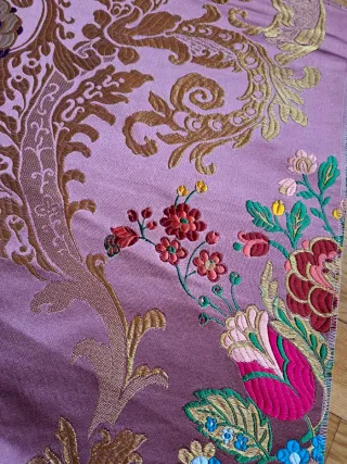 Tela bordada dorada 45x72 cm