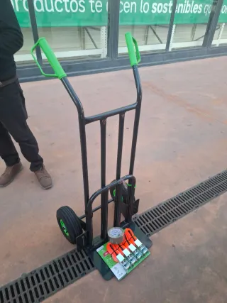 Mudanzas, portes, montajes de muebles y vaciados.