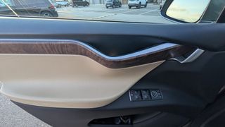 Tesla X 2016 |  UE, cargador gratuito SC01, CCS