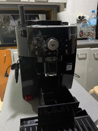 Cafetera DeLonghi Magnifica S Automática