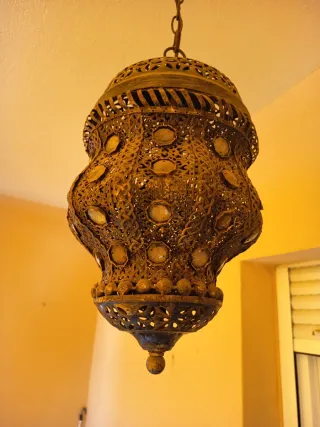 Lámpara colgante de metal y cristal.. marroquí