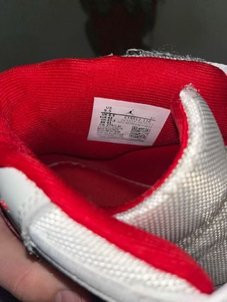 Jordan 11 Scarpe da Ginnastica Rosse e Bianche