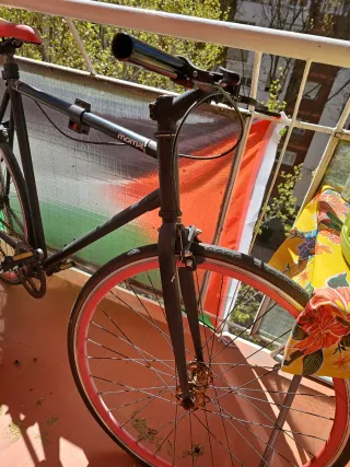 Bicicleta Fixie Moma Negra