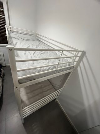 Litera metálica blanca IKEA
