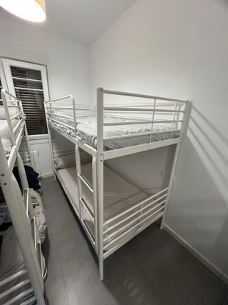 Litera metálica blanca IKEA