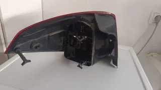 Piloto trasero derecho Renault Laguna 3