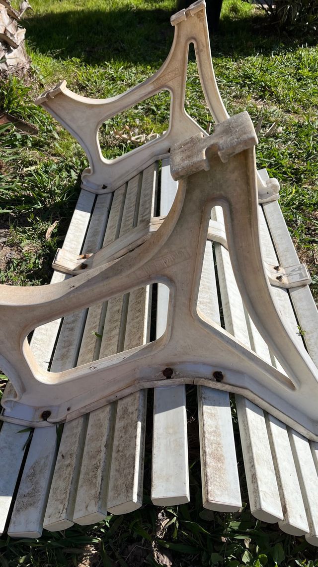 Banco exterior resina blanco.