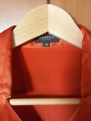 Blusa Zendra Basic Naranja Satén Bordada