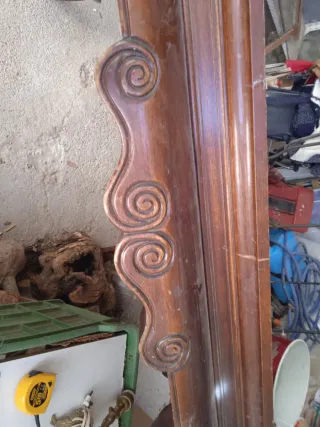 Mesa de comedor de madera