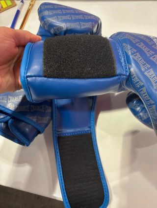 Guantes de Boxeo Charlie 10oz Piel Búfalo