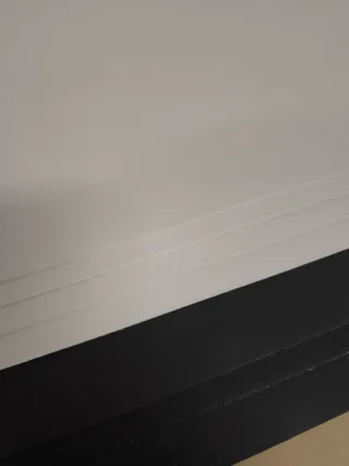 Hojas de paspartú negro y blanco