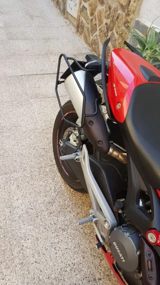 Ducati Monster 696+ABS Roja