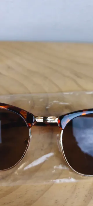 Occhiali da sole Unisex lenti marrone Nuovi