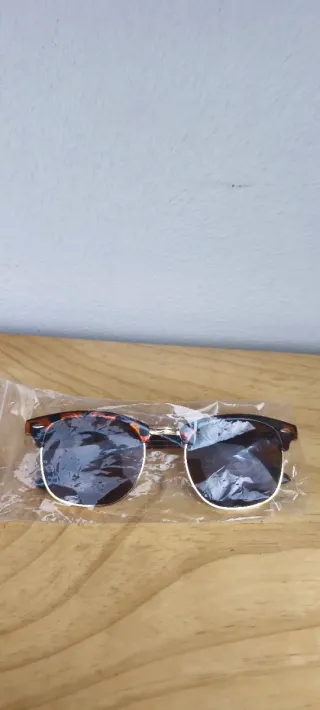 Occhiali da sole Unisex lenti marrone Nuovi