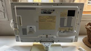 Televisión Panasonic 32” Blanca con SmartTV