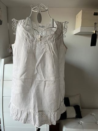 Blusa blanca con volante T. L-XL