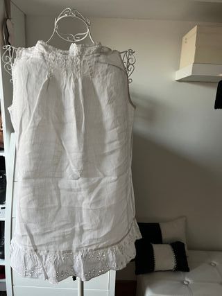 Blusa blanca con volante T. L-XL