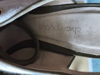 Zapatos de tacón beige y gris. Talla 37-38