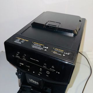 Cafetera superautomática Ufesa Supreme Barista