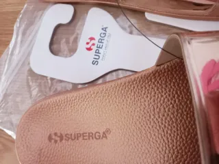 Chanclas Superga doradas