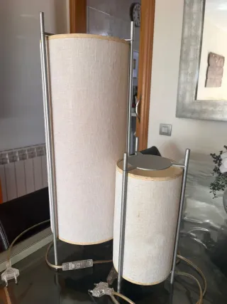 2 Lámparas de Mesa Beige y Plateadas