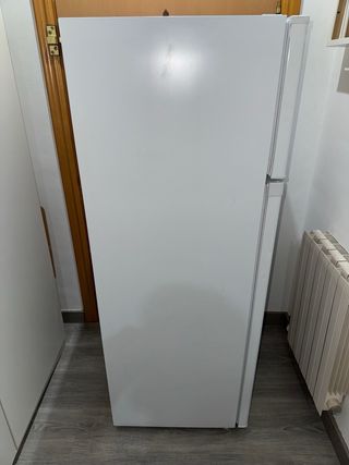 Nevera OK. Mediana Blanca