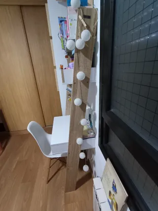 Escritorio de pared madera y plástico