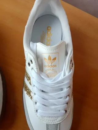 Zapatillas Adidas Samba Doradas y Blancas