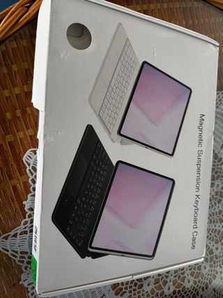 Funda Teclado Magnética iPad Pro 13 Blanca