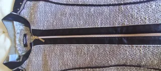 Chaqueta azul mujer y chaqueta combinada negra