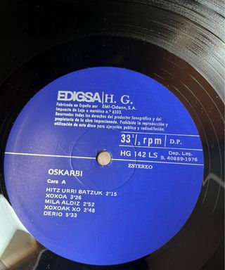 Vinilo Oskarbi: Hitz Urri Batzuk y Olentzero
