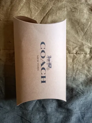 Monedero COACH New York Negro