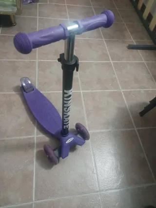 Patinete infantil KINSKATE 3 ruedas morado