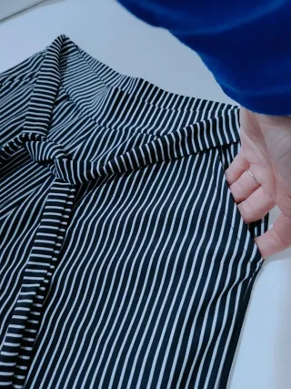 Pantaloni donna a palazzo righe bianche e nere
