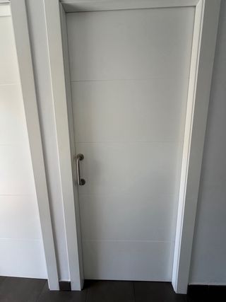 3 Puertas correderas blancas con tirador