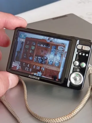 Fujifilm Finepix J37 Negra