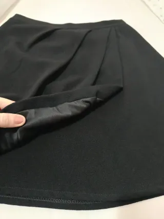 Gonna nera con spacco frontale