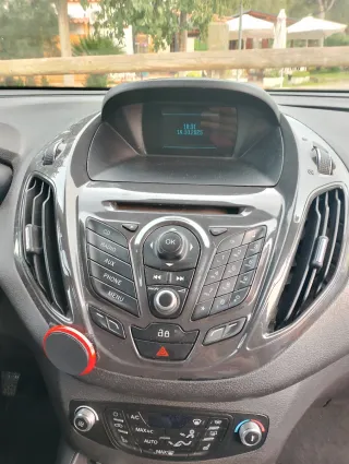 Ford E-Tourneo Courier 2011