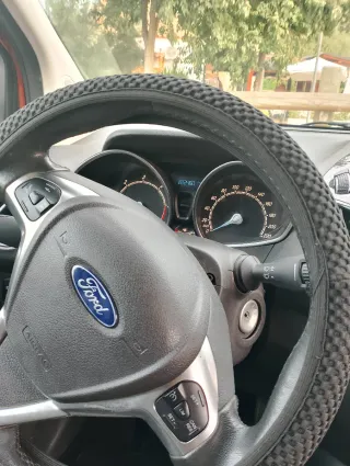 Ford E-Tourneo Courier 2011