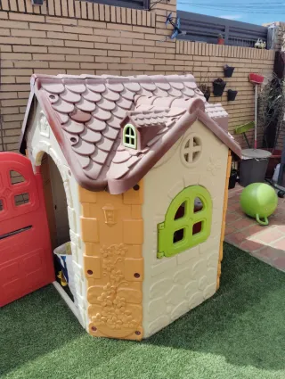 Caseta infantil exterior tipo cabaña
